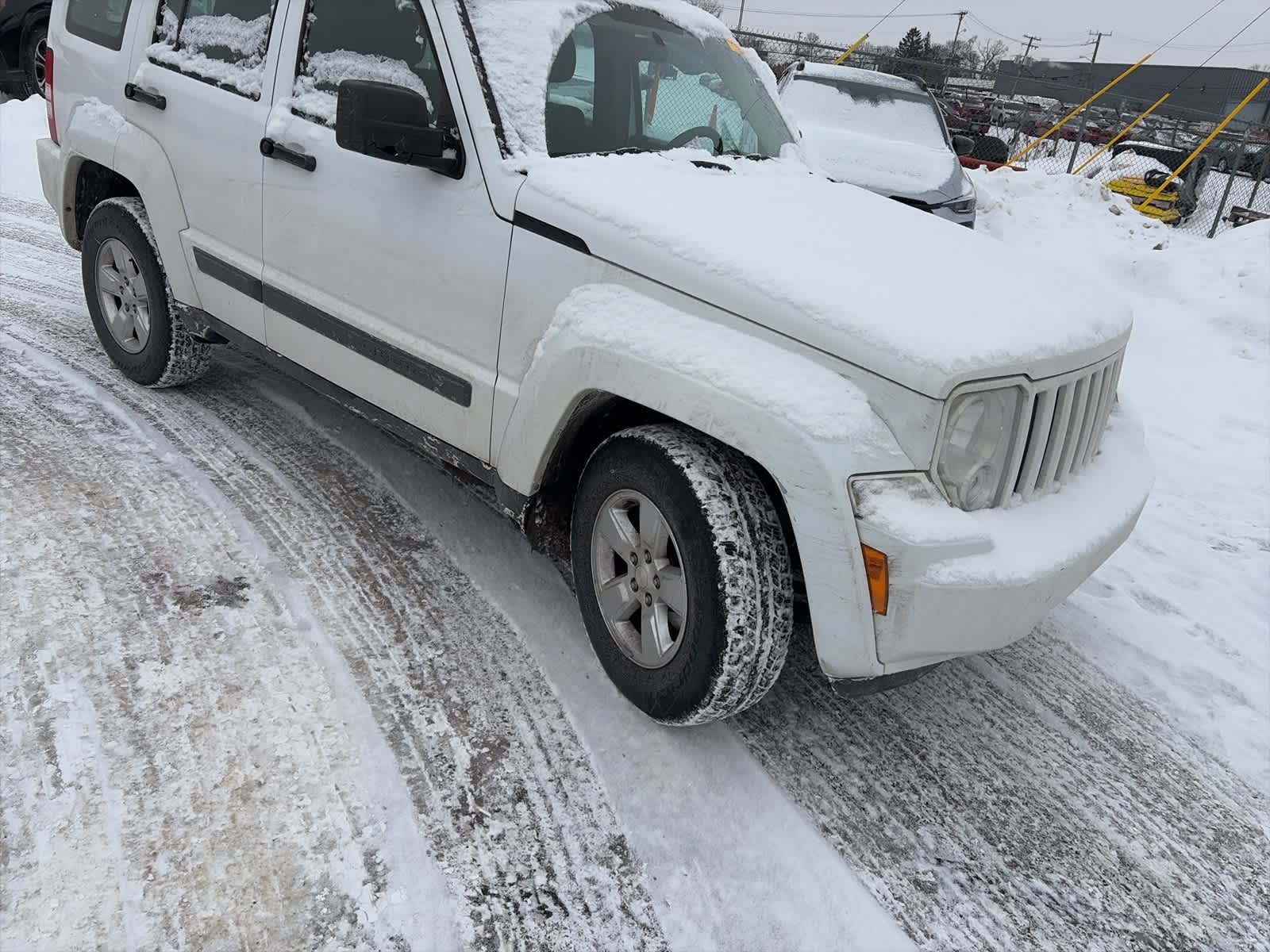 Thumbnail: 2012 Jeep Liberty - 3