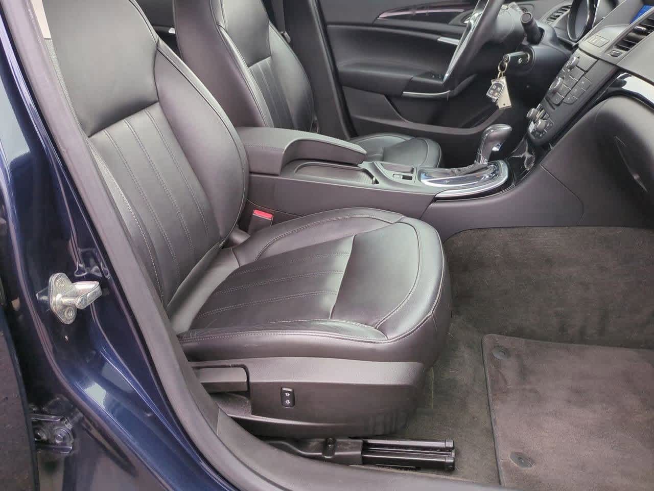 Thumbnail: 2011 Buick Regal - 22