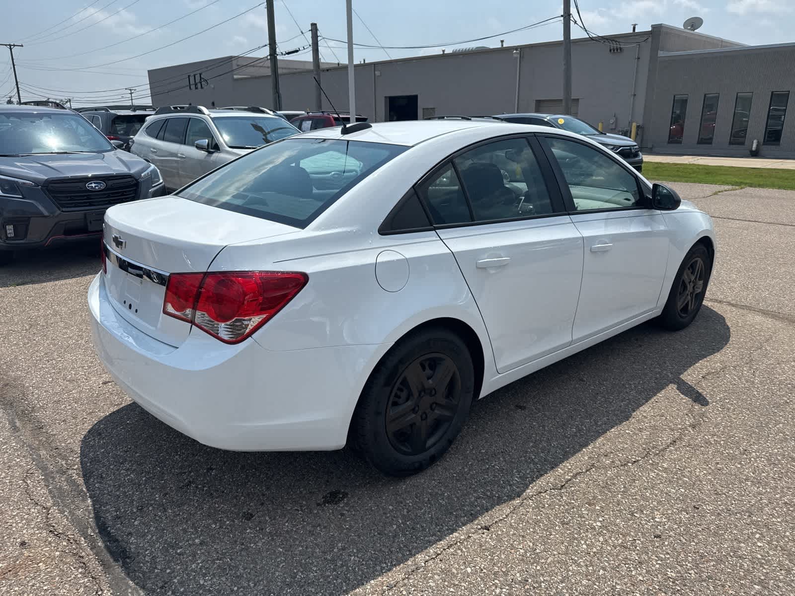 Thumbnail: 2016 Chevrolet Cruze - 3