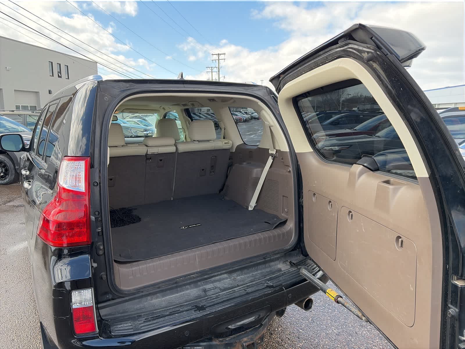 Thumbnail: 2011 Lexus GX - 15