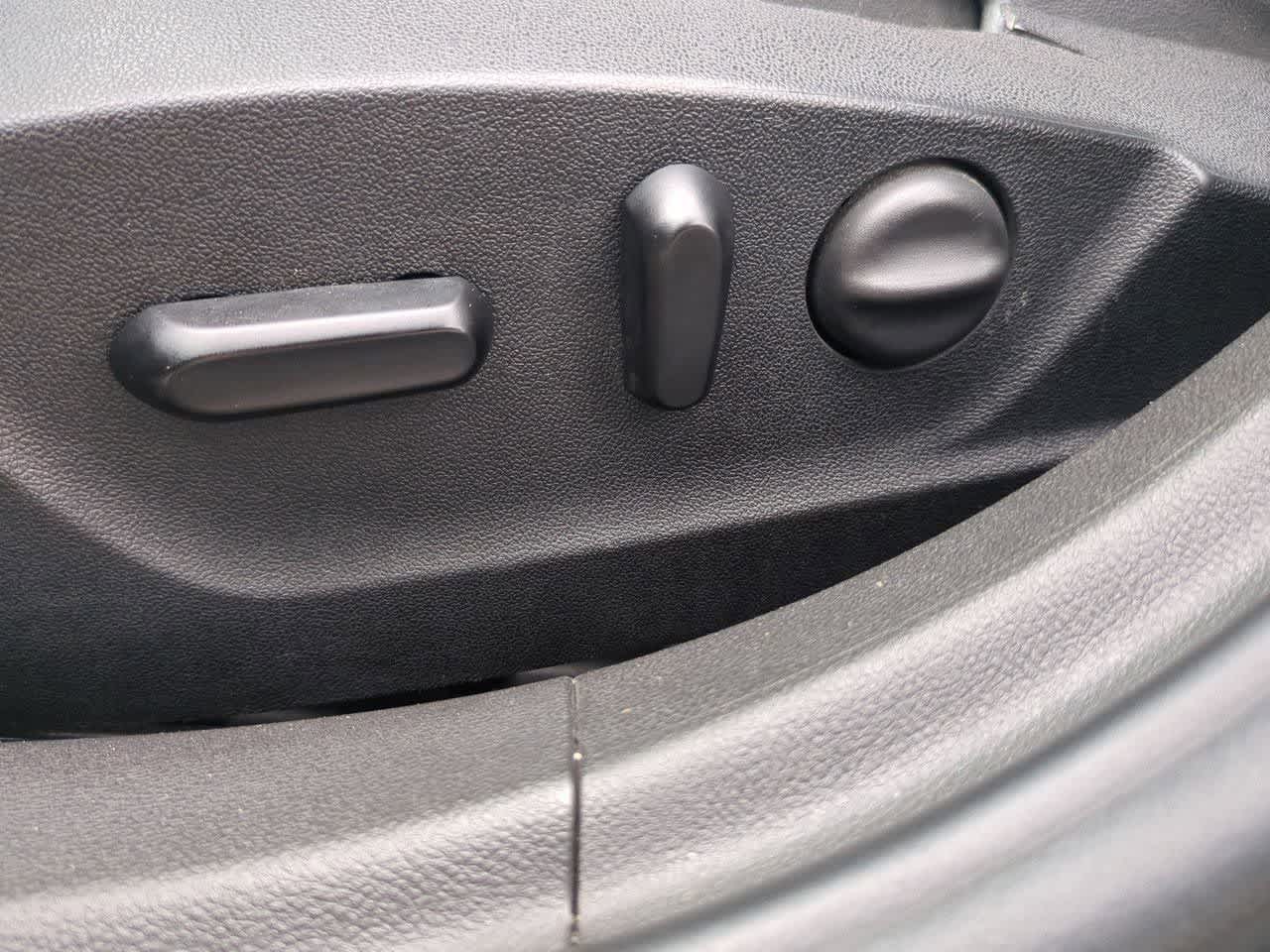 Thumbnail: 2015 Chevrolet Malibu - 16