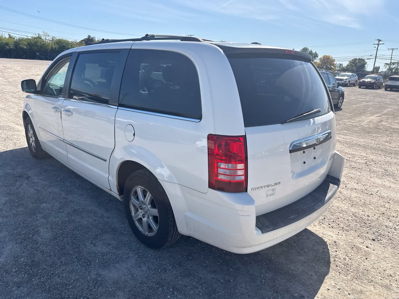 Used 2009 Chrysler Town & Country Touring with VIN 2A8HR54129R626802 for sale in Troy, MI