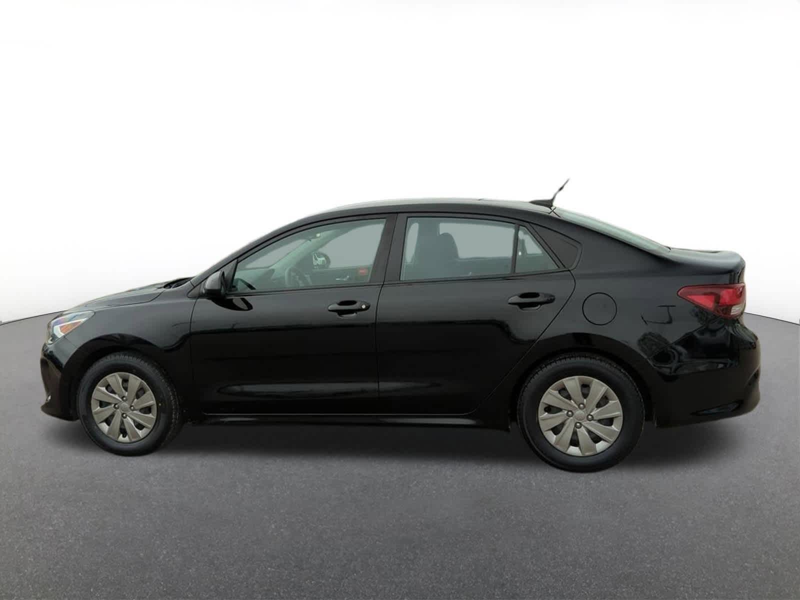 Thumbnail: 2020 Kia Rio - 3