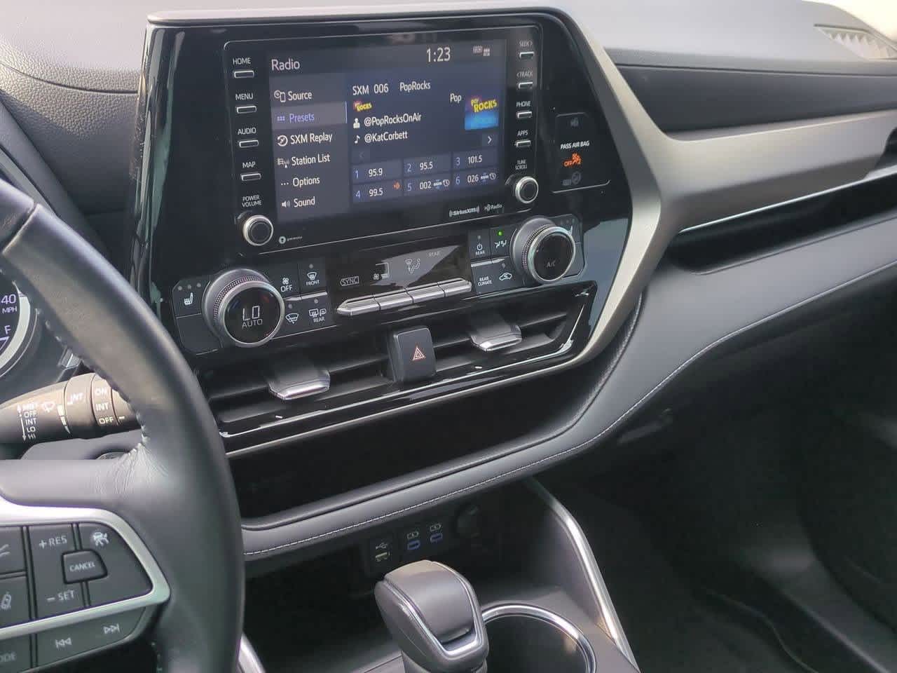 Thumbnail: 2022 Toyota Highlander - 29