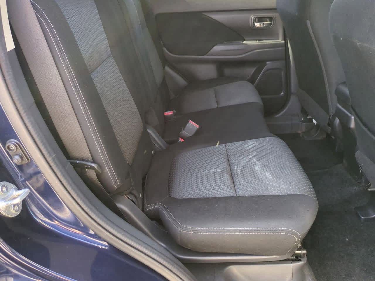 Thumbnail: 2018 Mitsubishi Outlander - 18