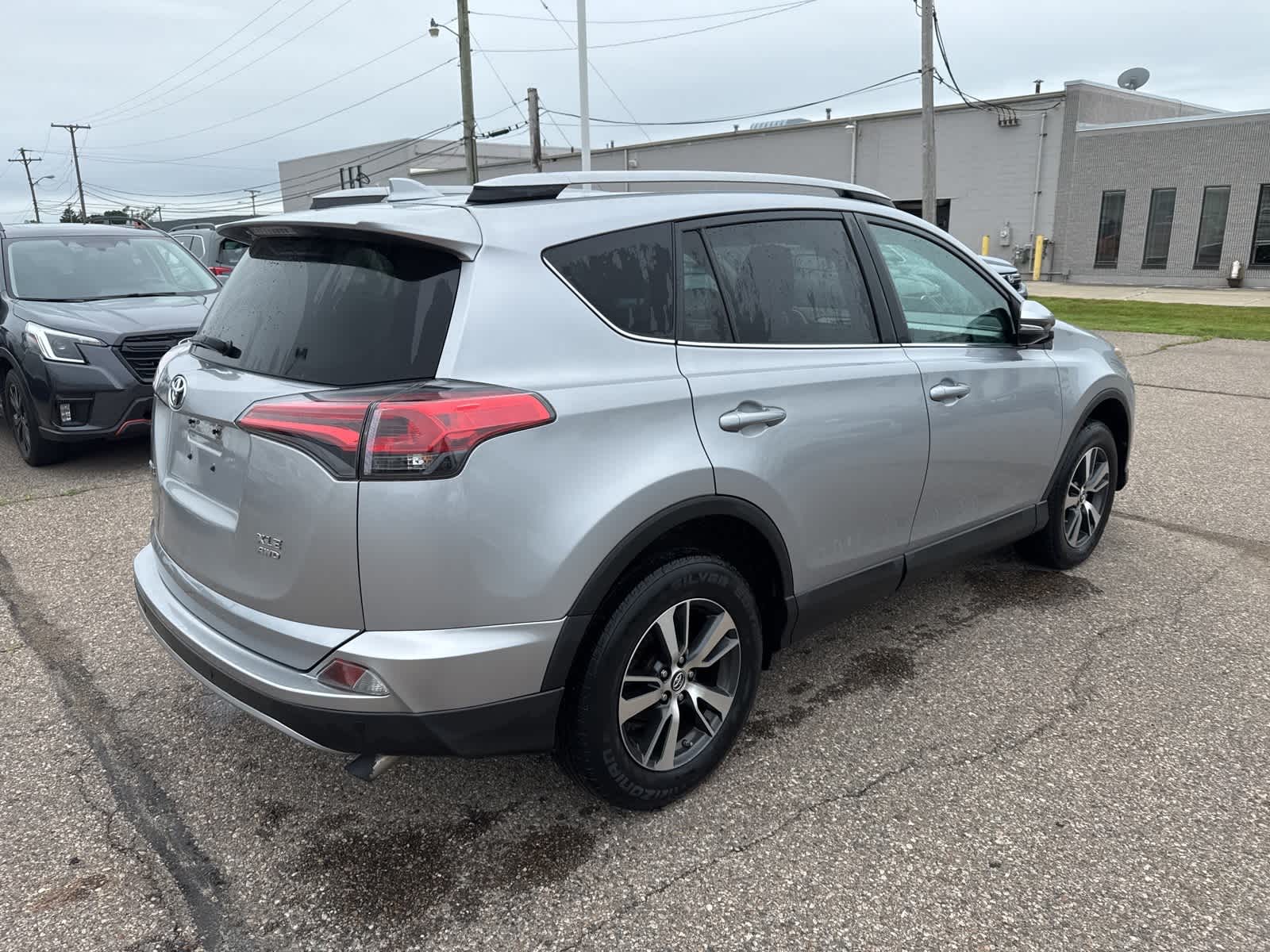 Thumbnail: 2017 Toyota RAV4 - 3