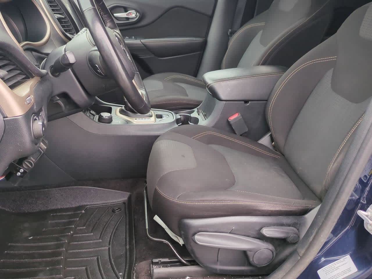 Thumbnail: 2016 Jeep Cherokee - 15