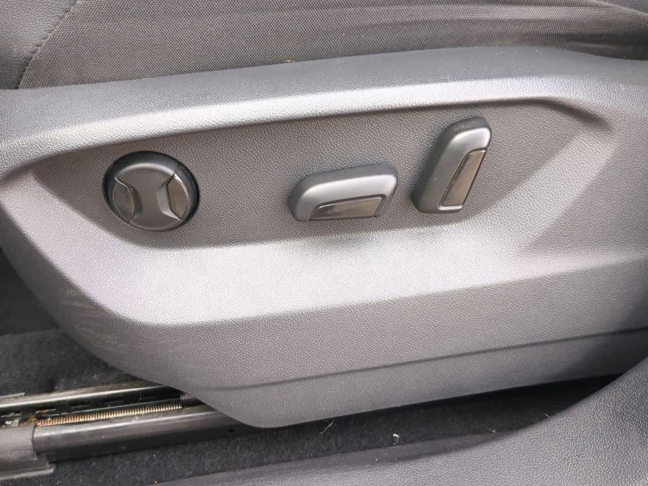 Thumbnail: 2019 Volkswagen Tiguan - 16