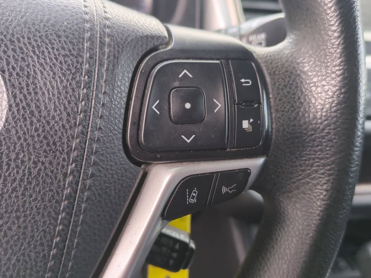Thumbnail: 2019 Toyota Highlander - 24