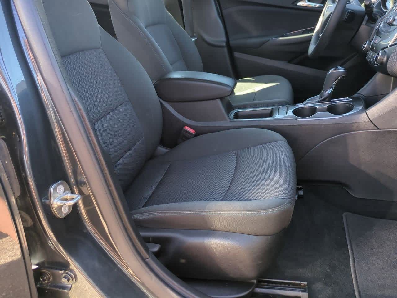 Thumbnail: 2018 Chevrolet Cruze - 19