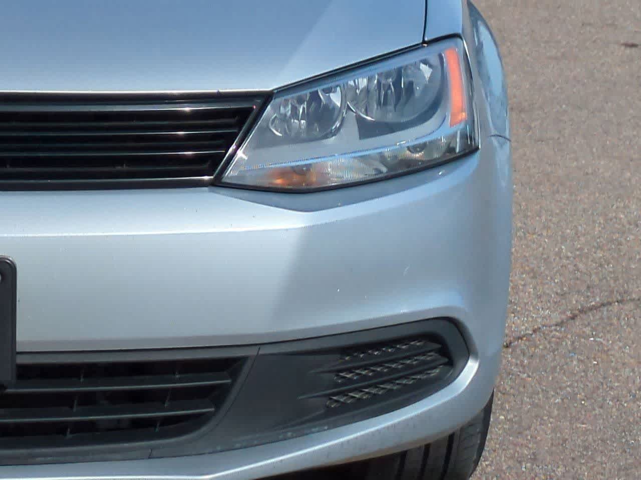 Thumbnail: 2014 Volkswagen Jetta - 10