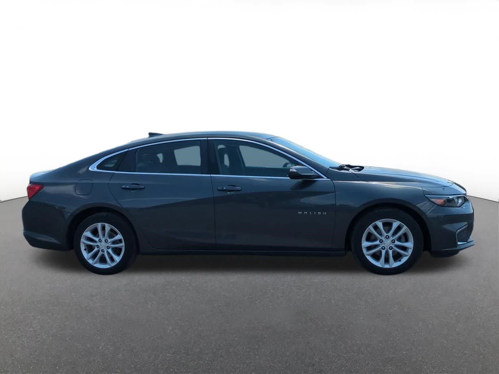 Thumbnail: 2017 Chevrolet Malibu - 7