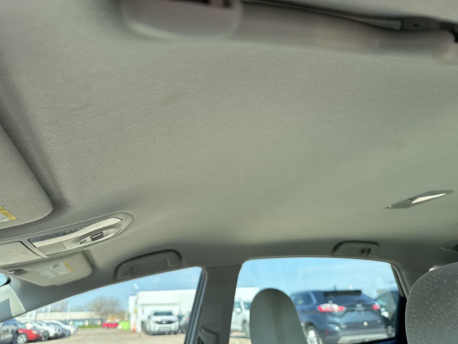 Thumbnail: 2014 Toyota Prius v - 17