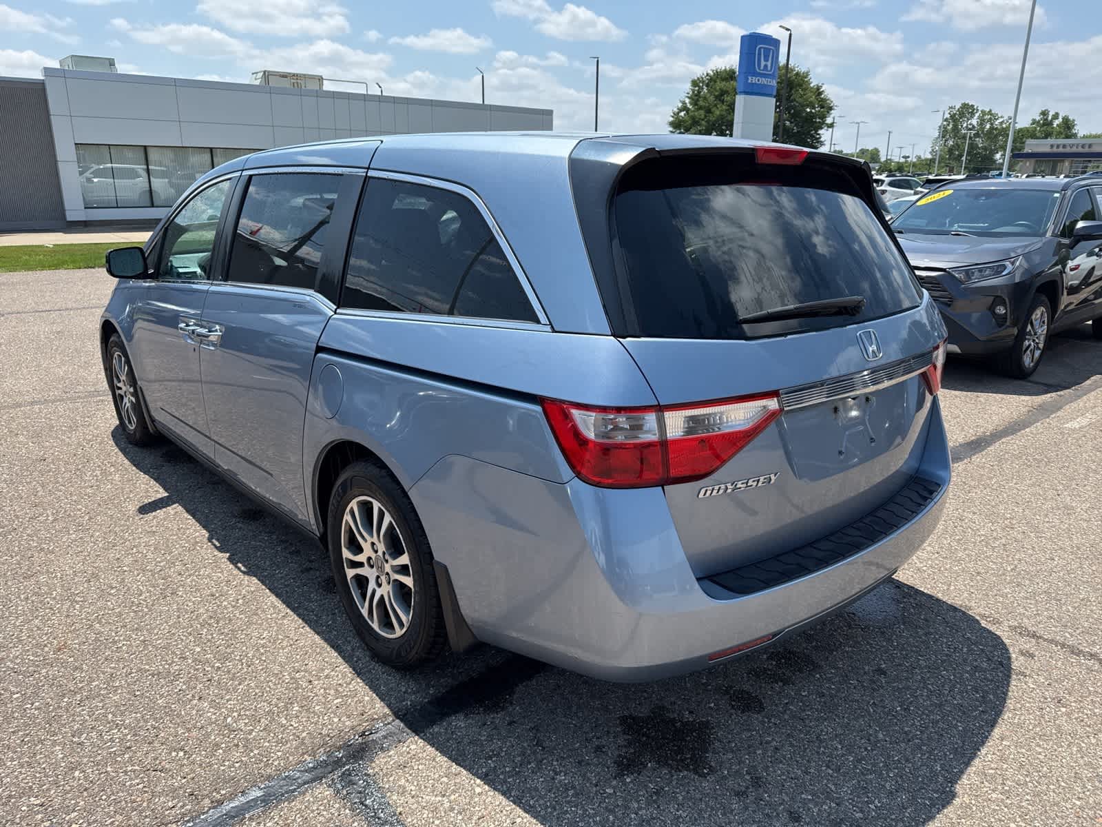 Thumbnail: 2013 Honda Odyssey - 2