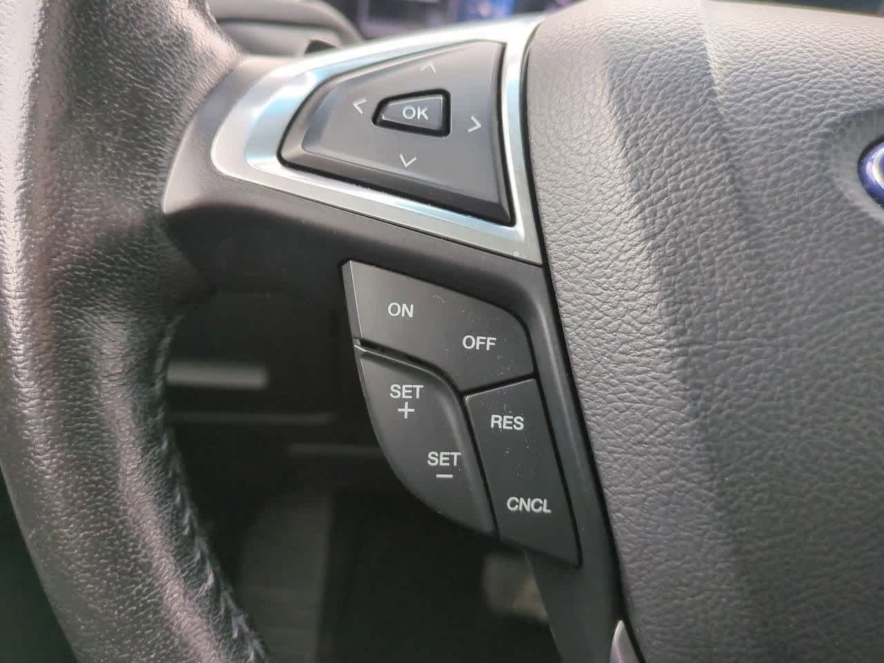 Thumbnail: 2015 Ford Edge - 24