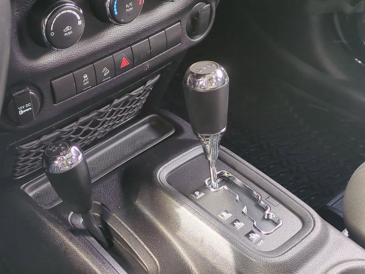 Thumbnail: 2012 Jeep Wrangler - 29