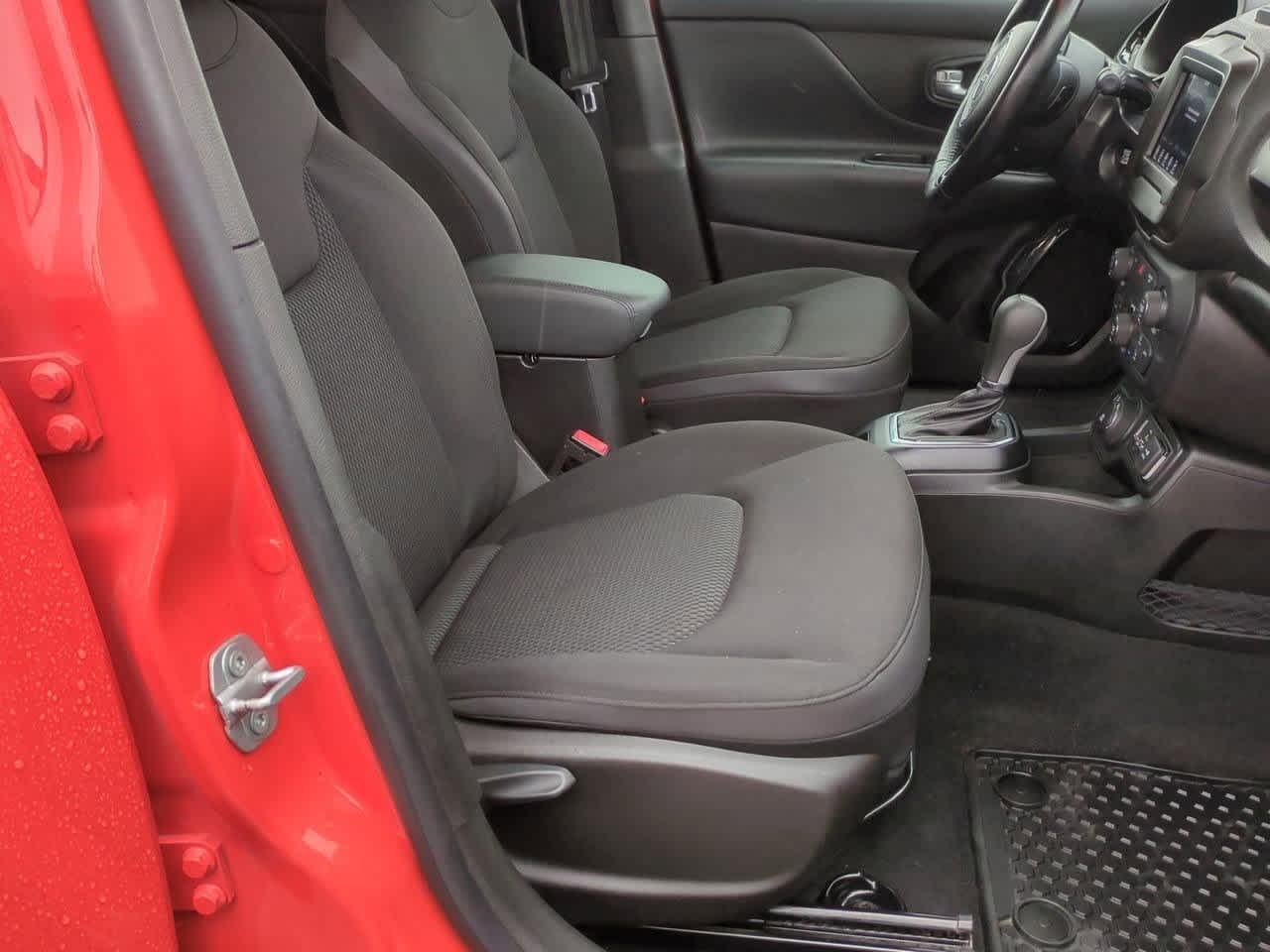 Thumbnail: 2018 Jeep Renegade - 20