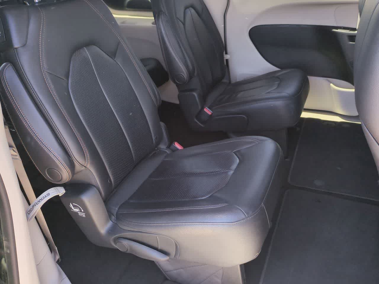 Thumbnail: 2018 Chrysler Pacifica - 19