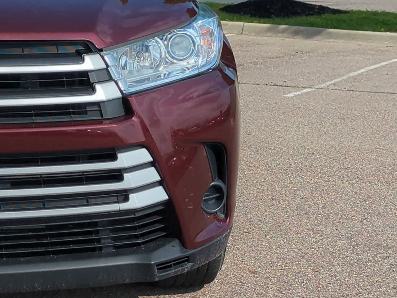Thumbnail: 2019 Toyota Highlander - 9