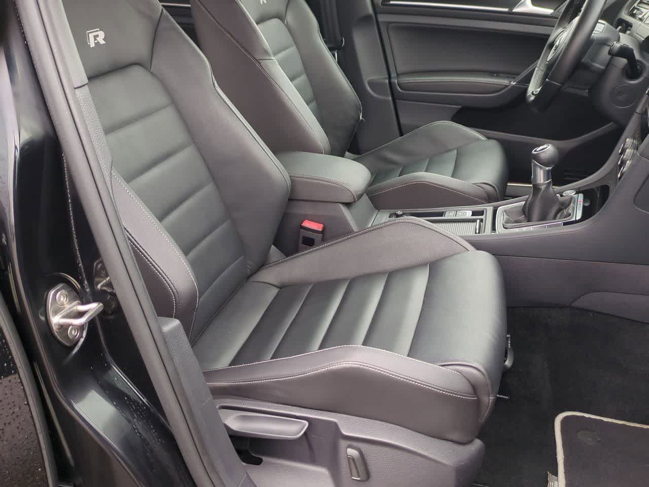 Thumbnail: 2017 Volkswagen Golf - 20