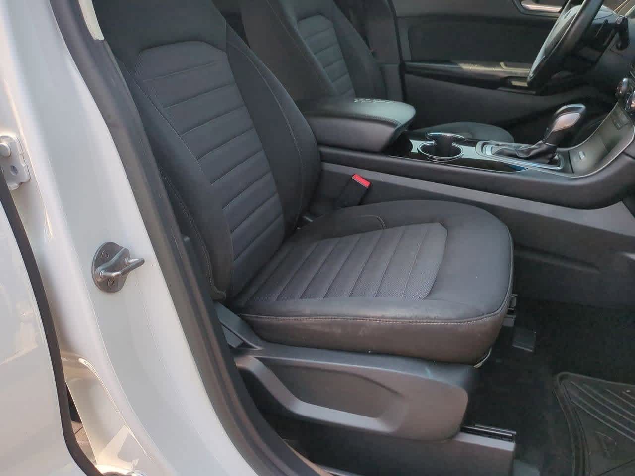 Thumbnail: 2016 Ford Edge - 19