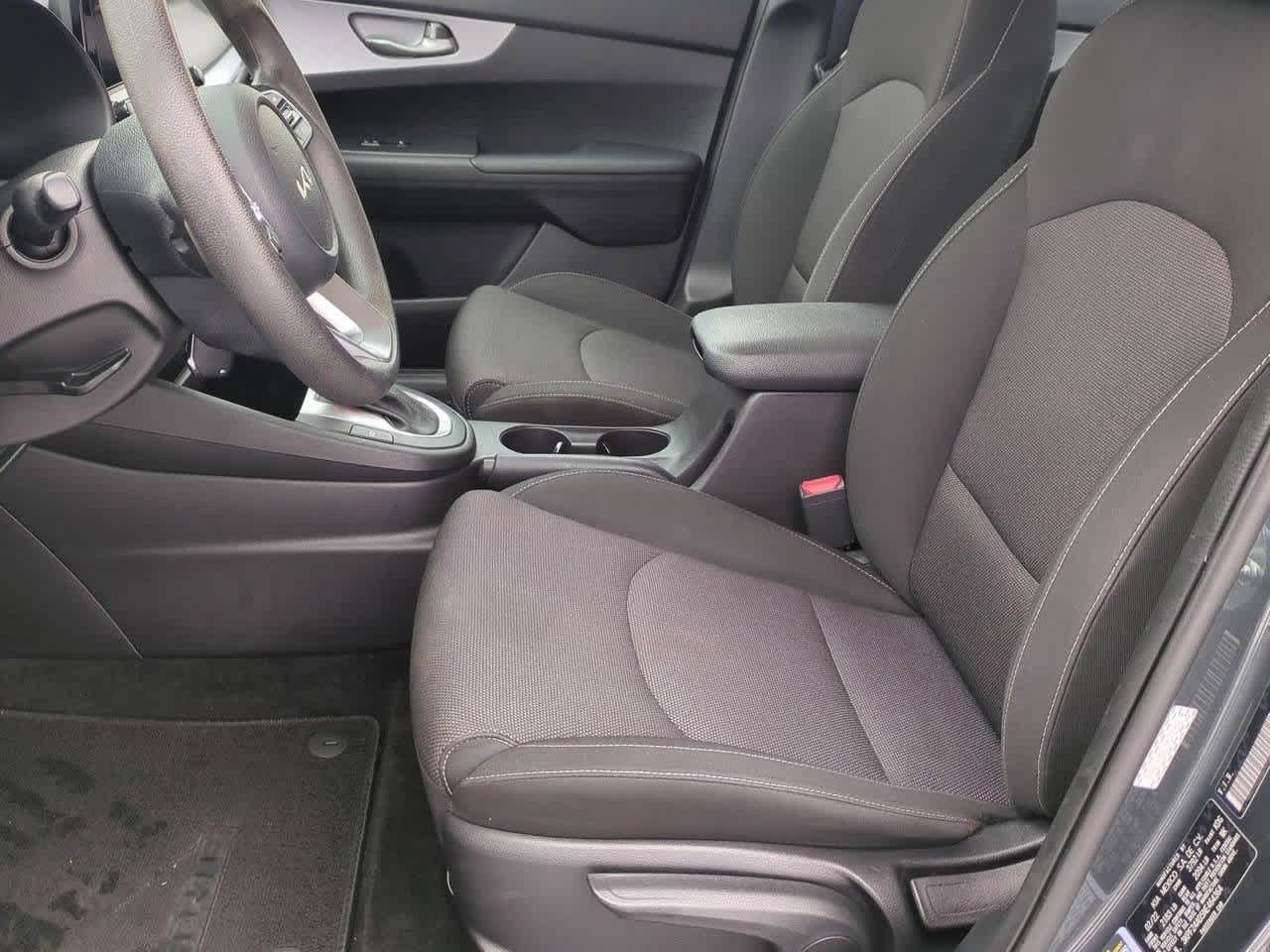 Thumbnail: 2022 Kia Forte - 14