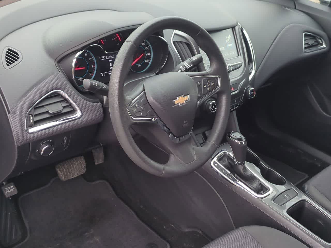 Thumbnail: 2018 Chevrolet Cruze - 2