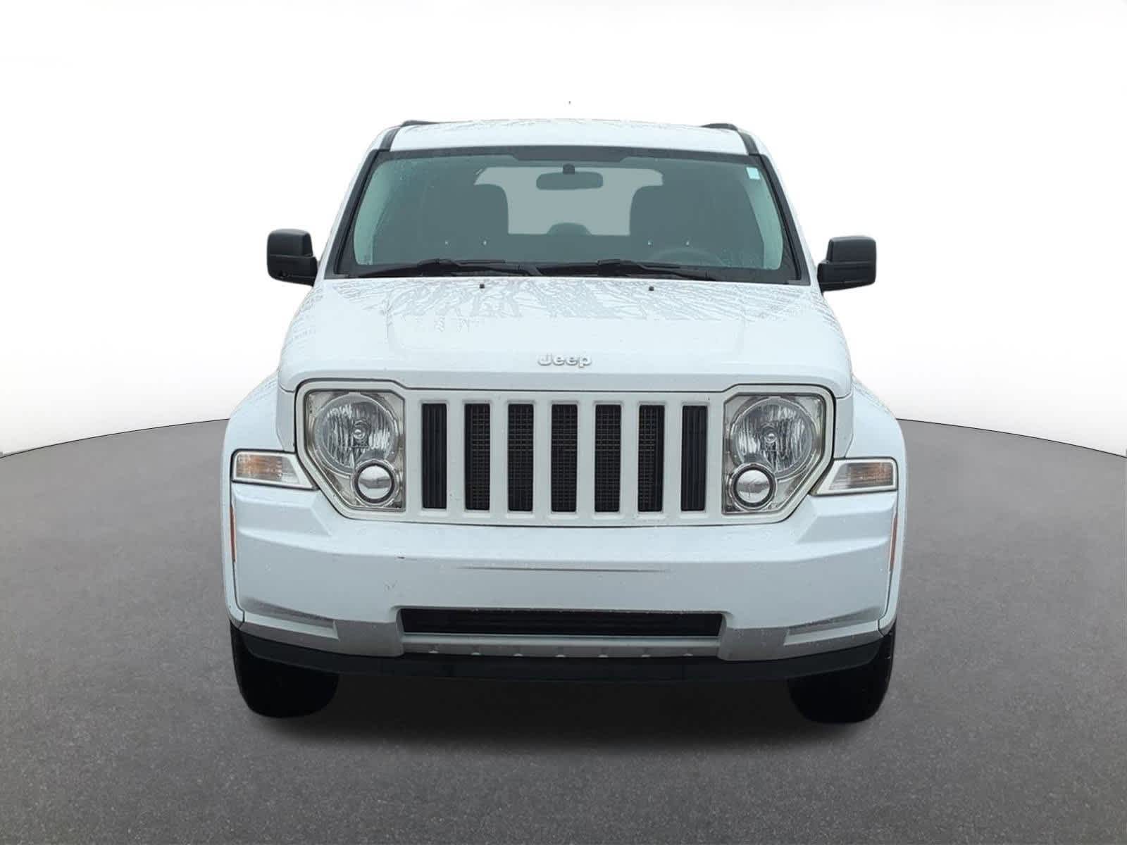 Thumbnail: 2012 Jeep Liberty - 9
