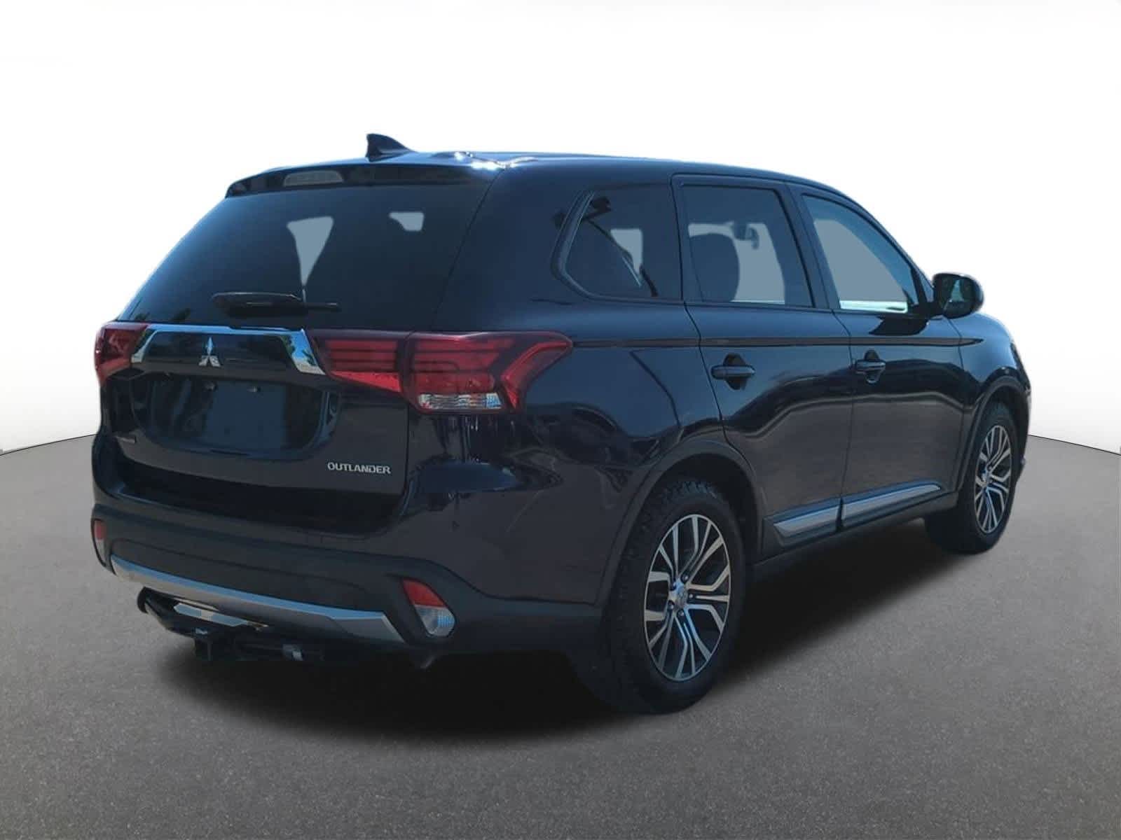 Thumbnail: 2018 Mitsubishi Outlander - 6