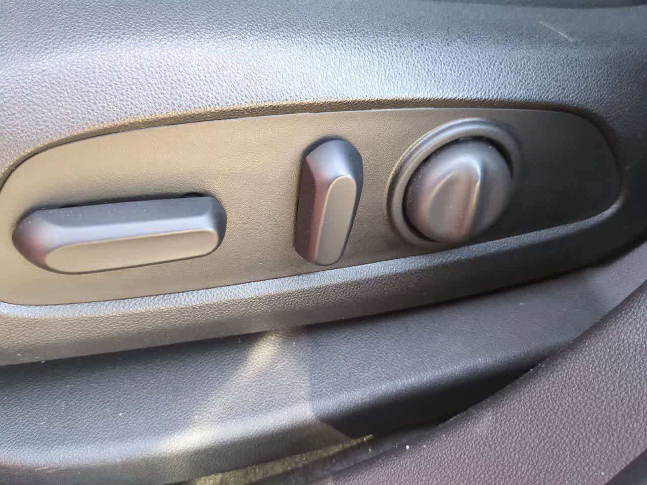 Thumbnail: 2019 GMC Acadia - 16