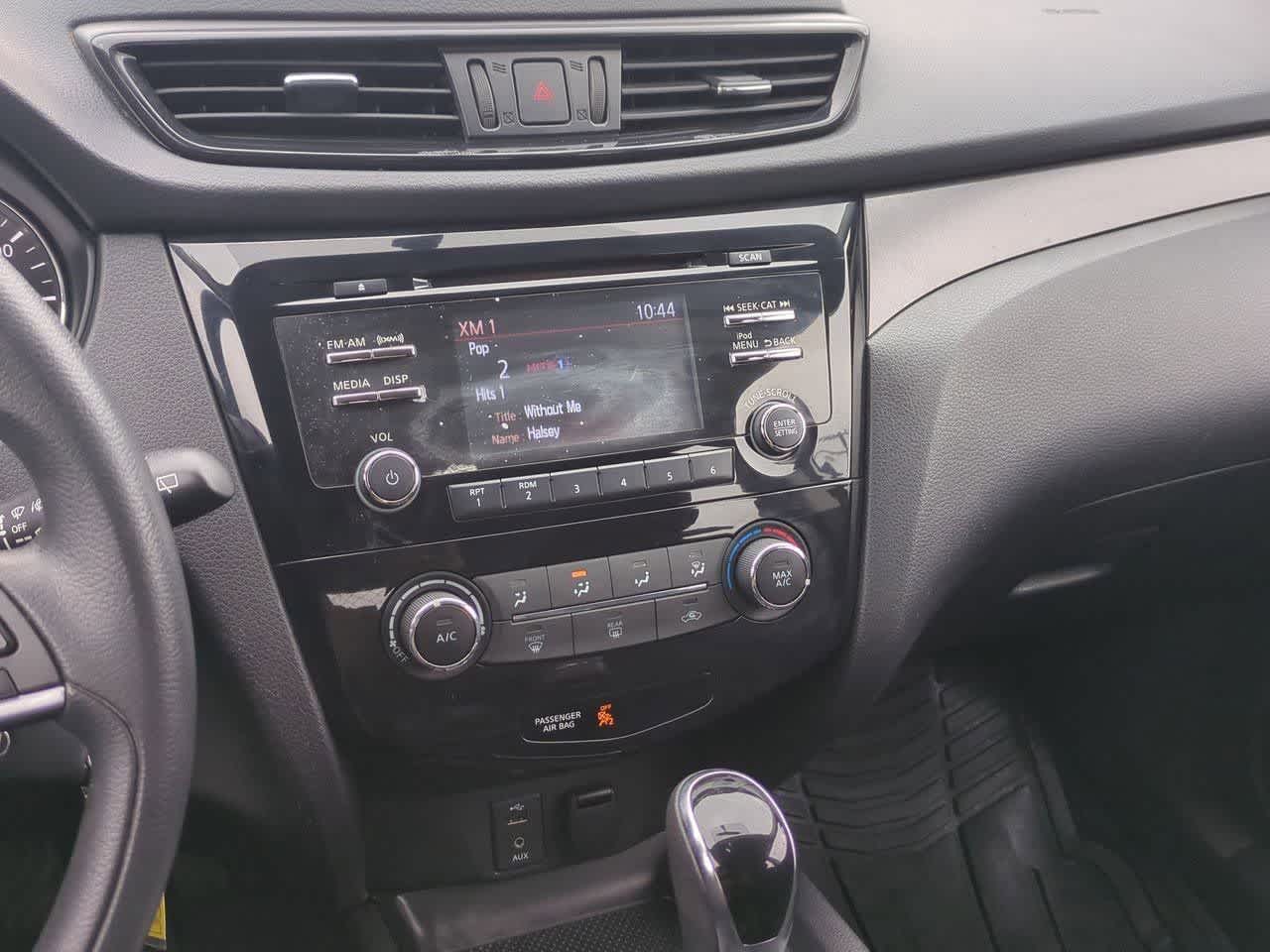 Thumbnail: 2018 Nissan Rogue Sport - 26