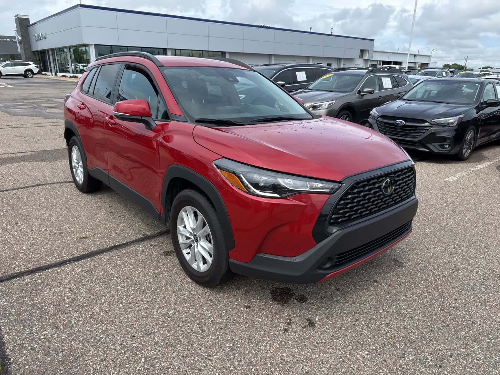 2022 Toyota Corolla Cross LE 4