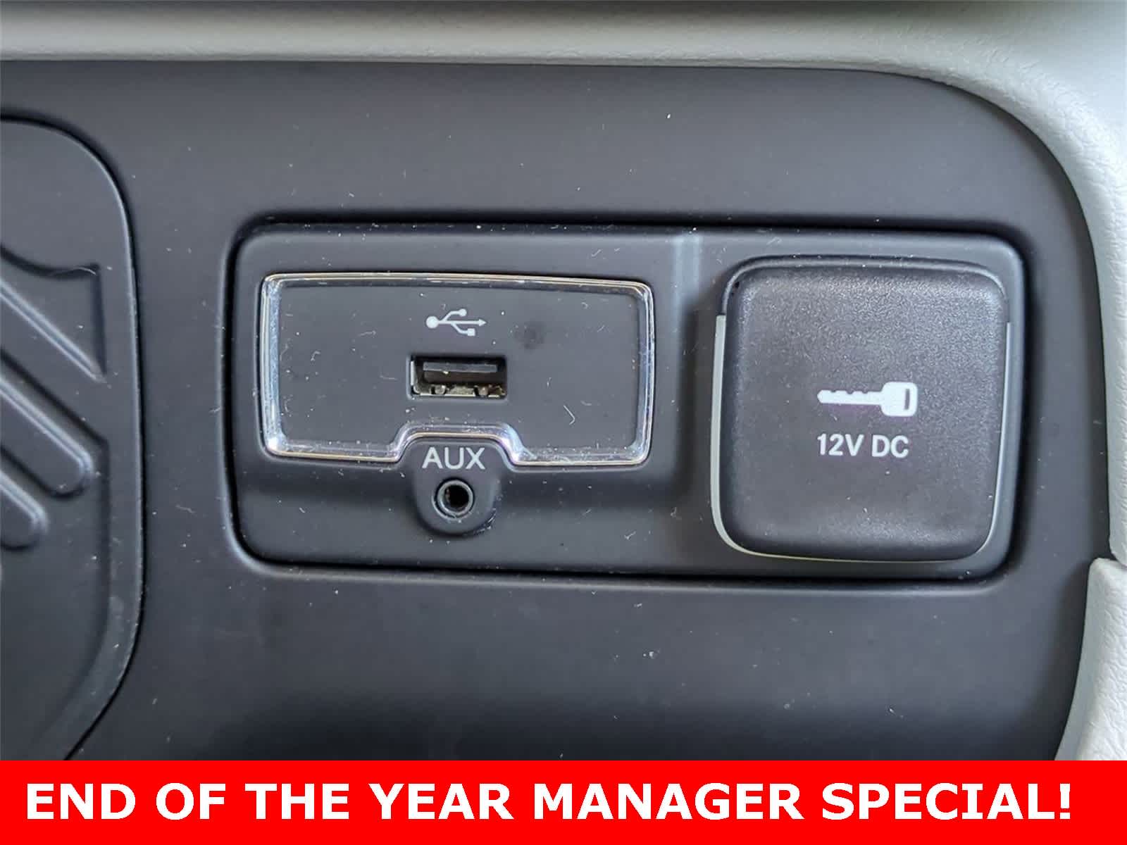 Thumbnail: 2016 Jeep Renegade - 28