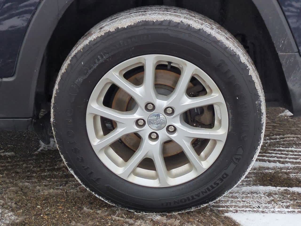 Thumbnail: 2016 Jeep Cherokee - 13