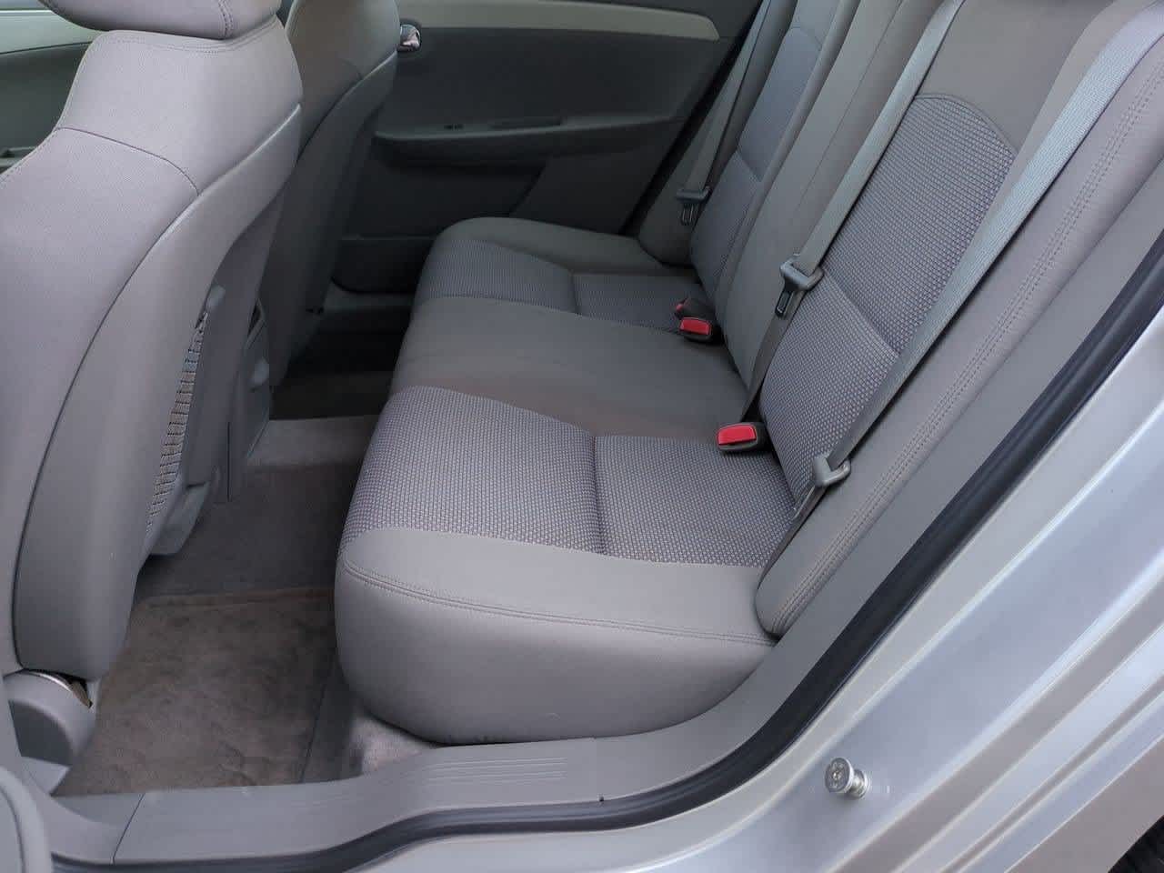 2011 Chevrolet Malibu 1LS - Photo 18