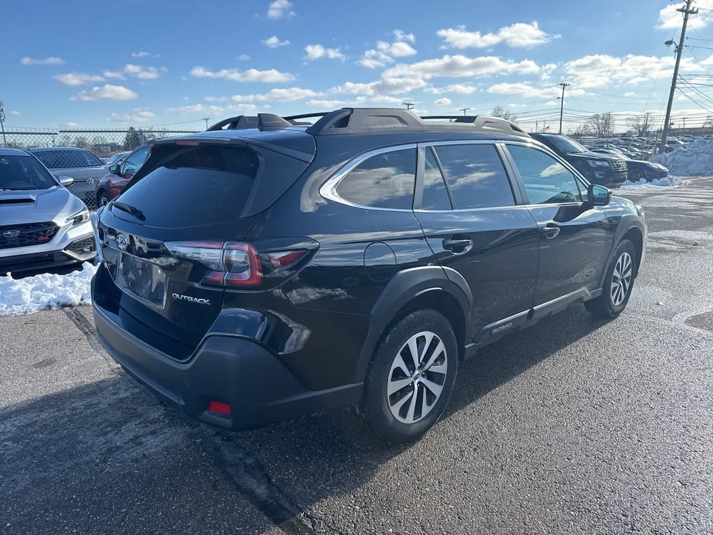 Used 2023 Subaru Outback Premium SUV