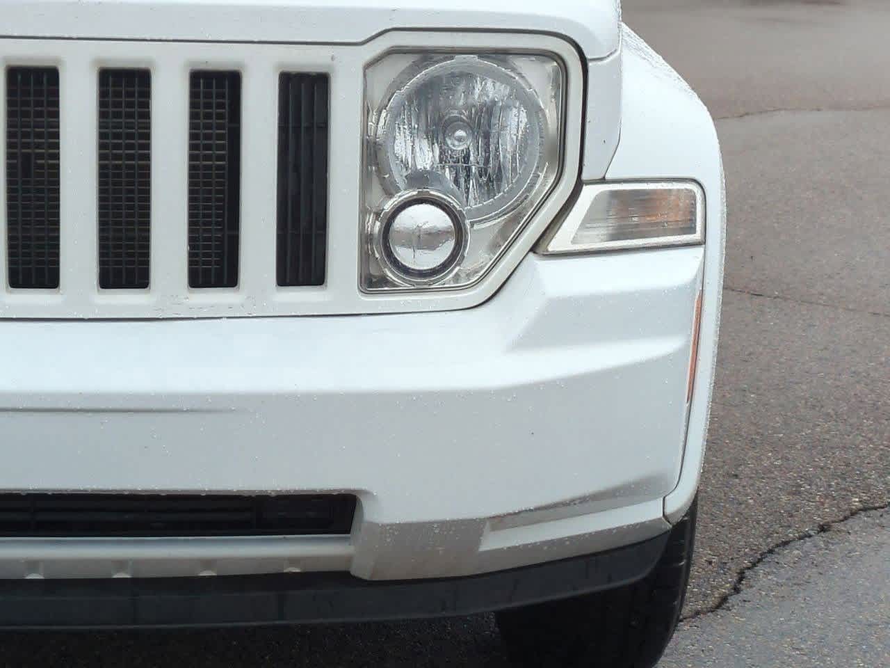 Thumbnail: 2012 Jeep Liberty - 10