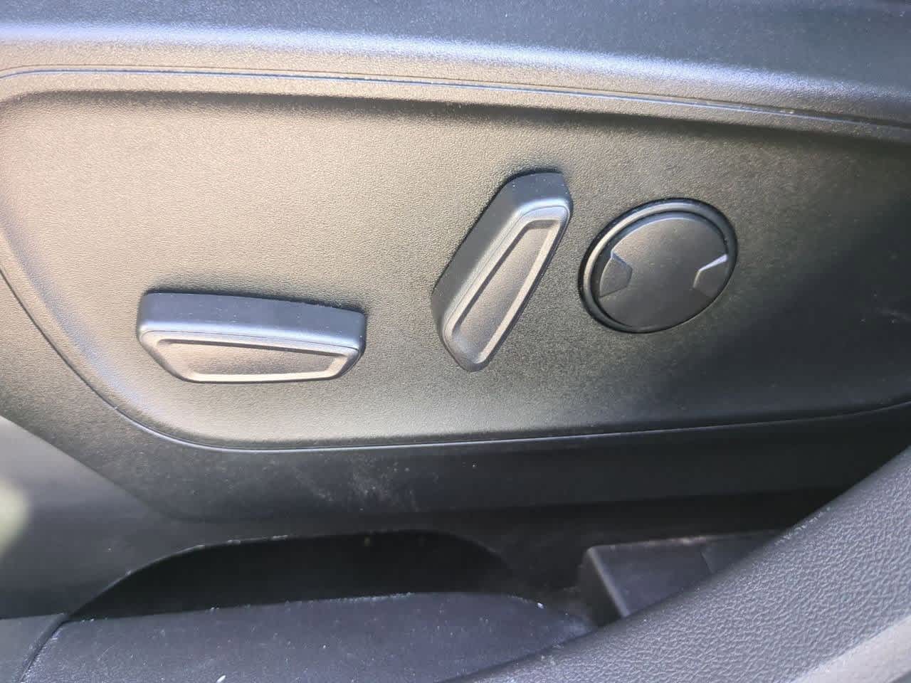 Thumbnail: 2022 Ford Escape - 16