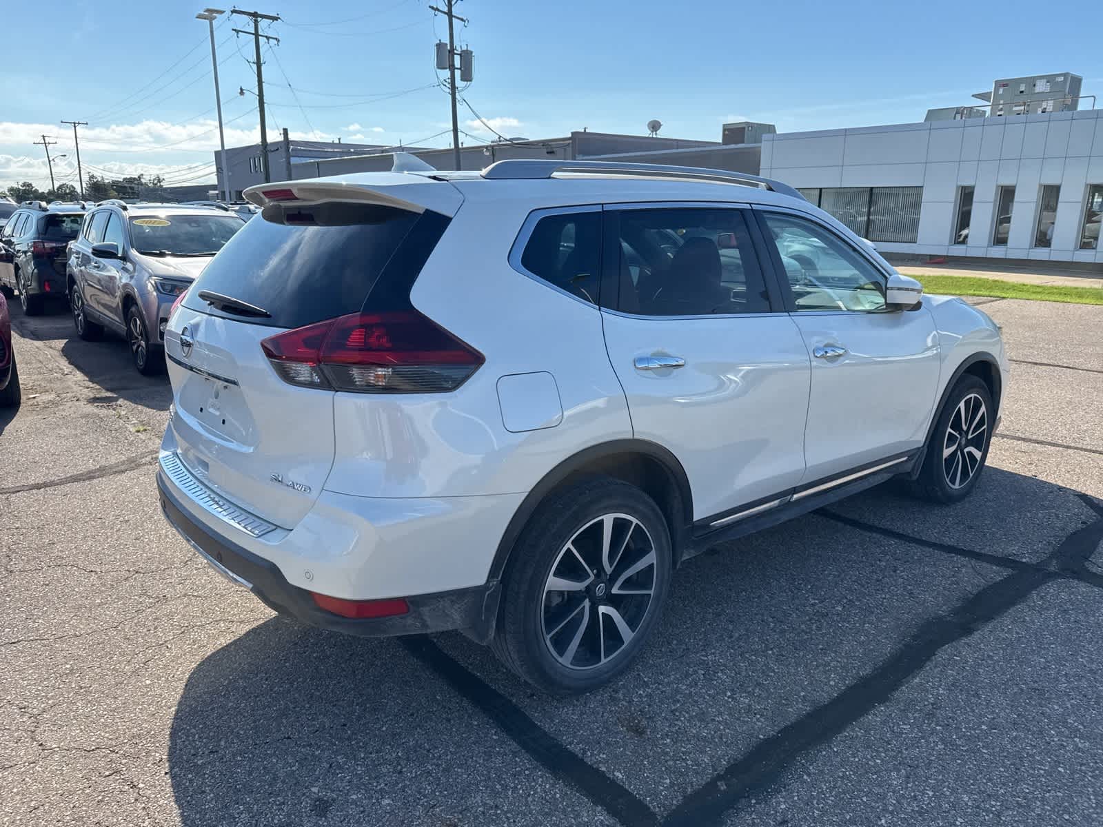 Thumbnail: 2020 Nissan Rogue - 3