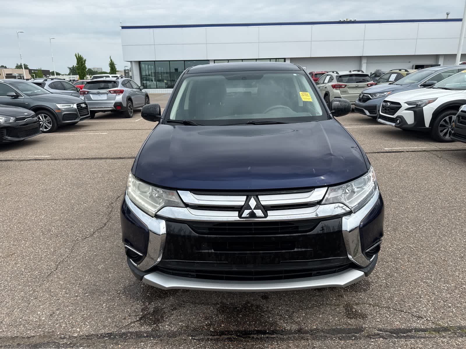 2018 Mitsubishi Outlander ES 10