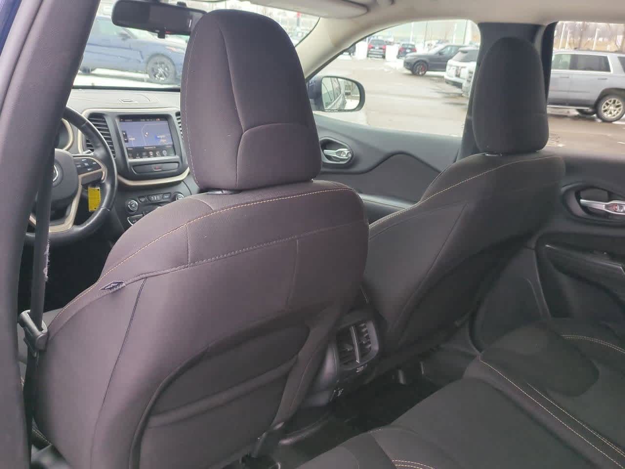 Thumbnail: 2016 Jeep Cherokee - 17