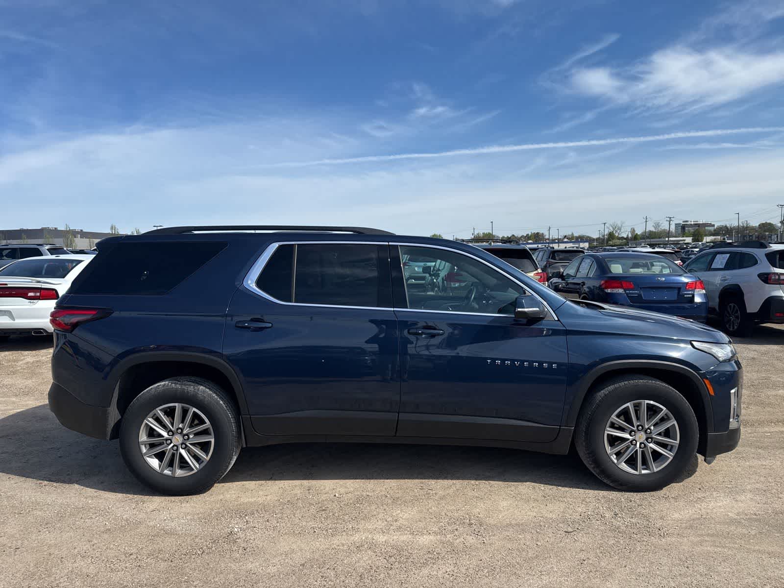 Thumbnail: 2023 Chevrolet Traverse - 9