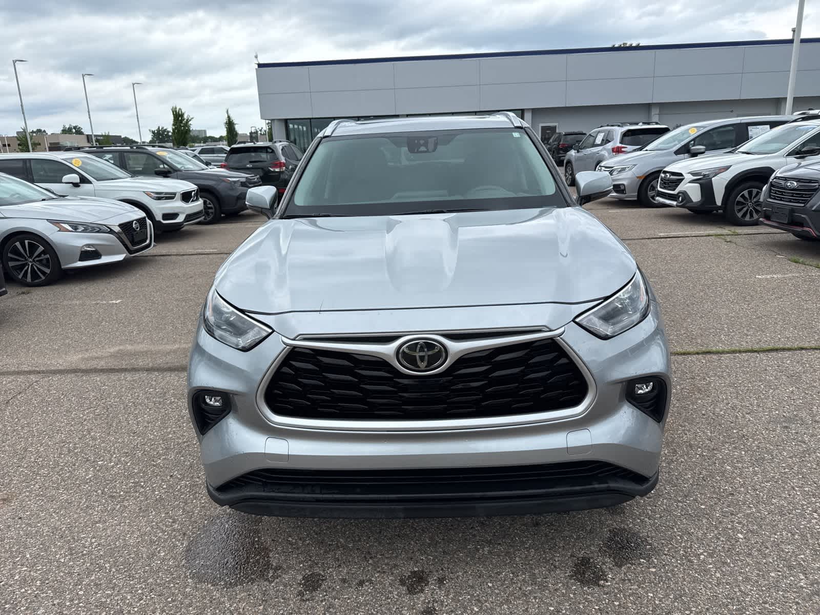 Thumbnail: 2021 Toyota Highlander - 10