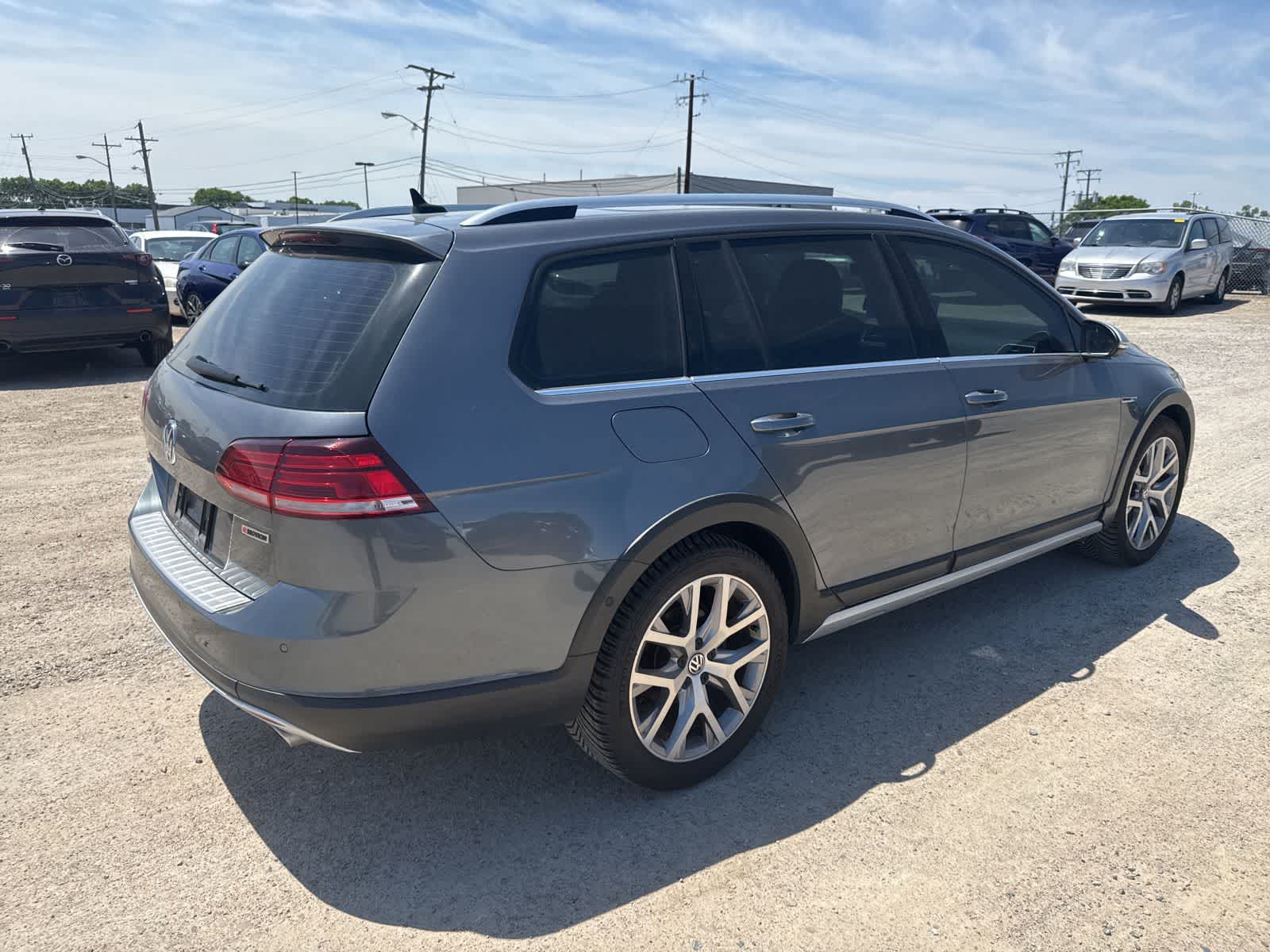 Thumbnail: 2019 Volkswagen Golf - 3