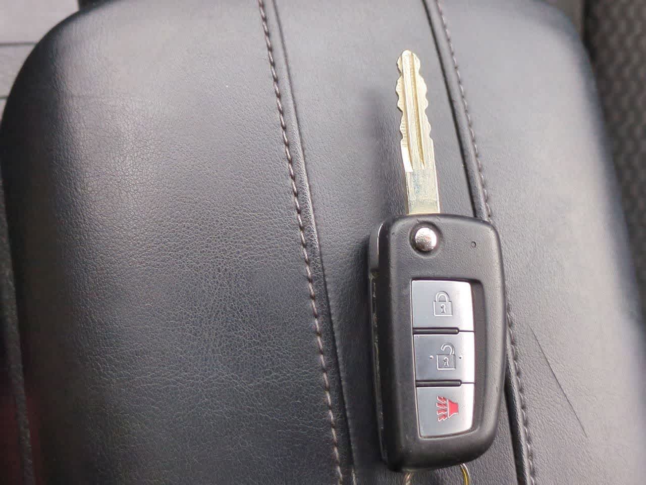 Thumbnail: 2018 Nissan Rogue Sport - 32