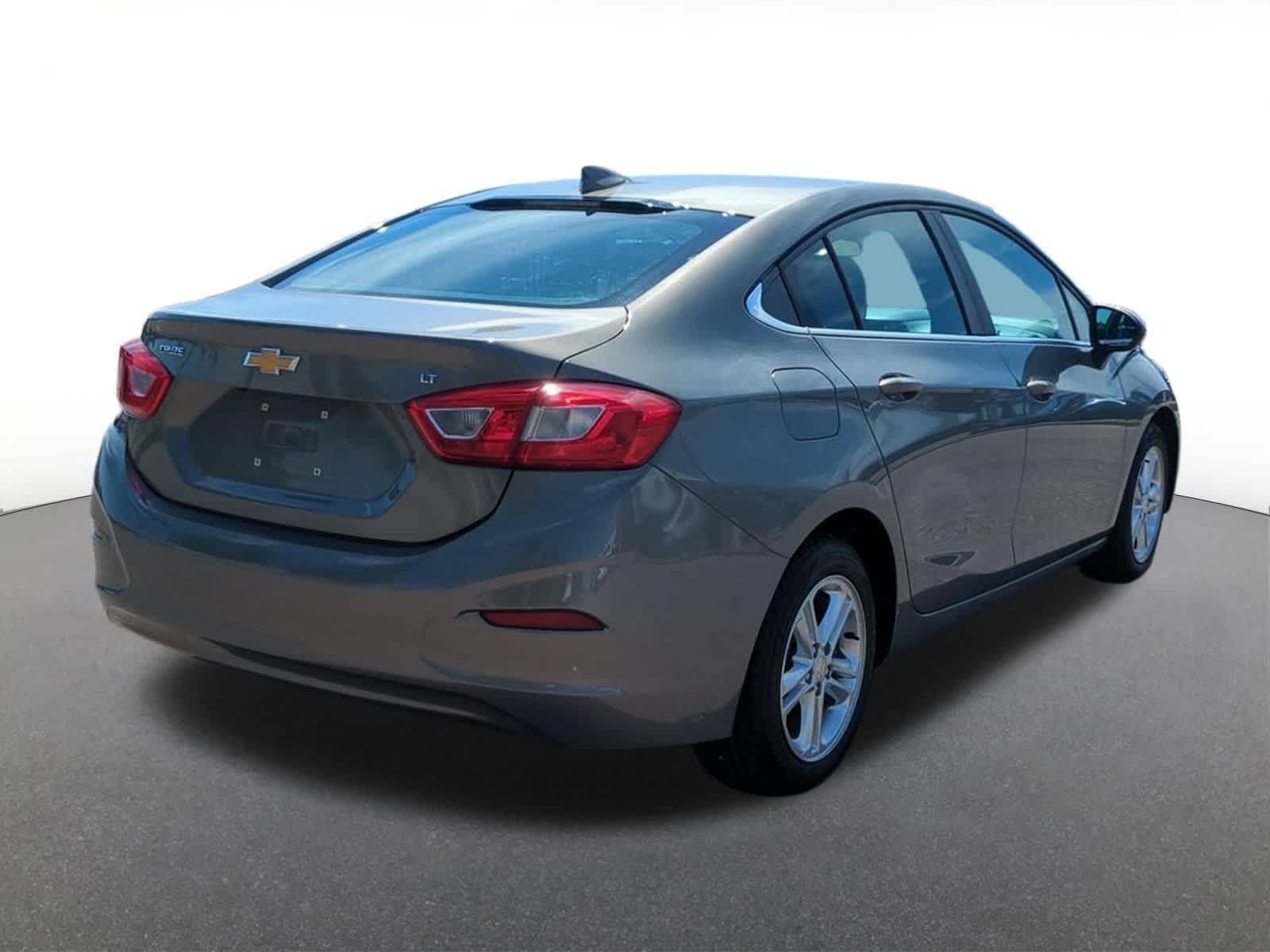 Thumbnail: 2017 Chevrolet Cruze - 6