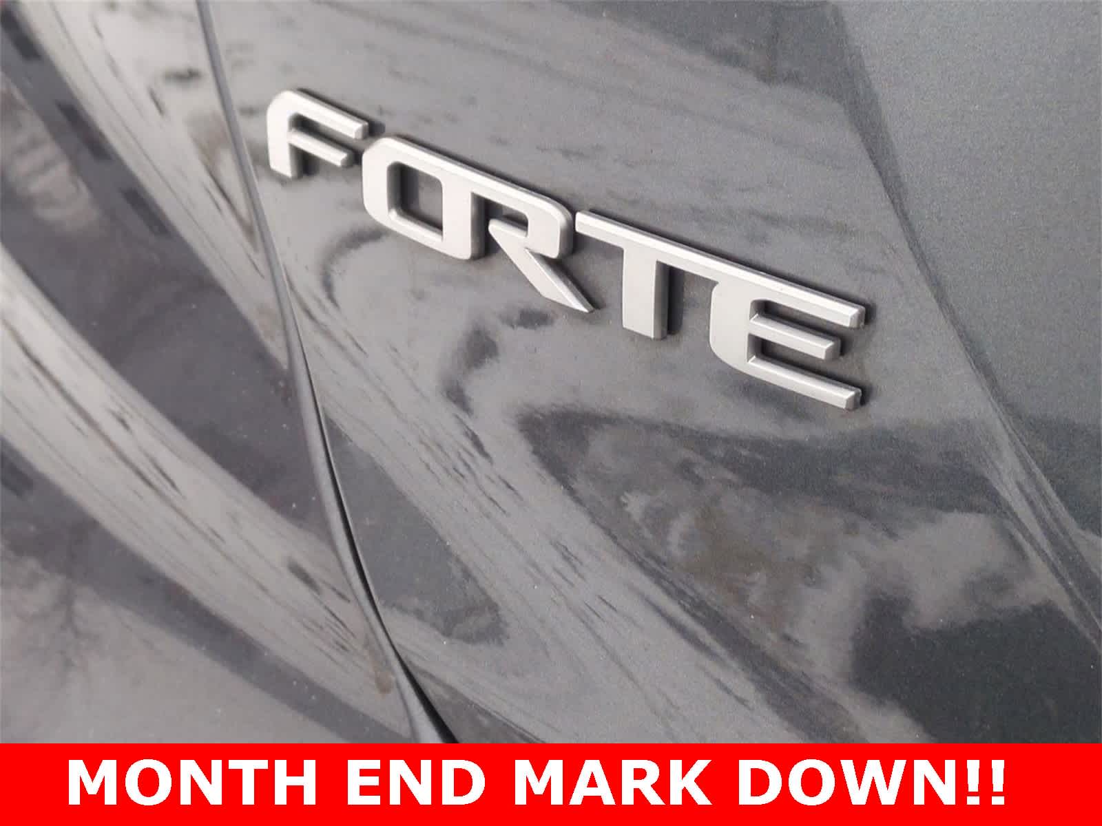 Thumbnail: 2022 Kia Forte - 11