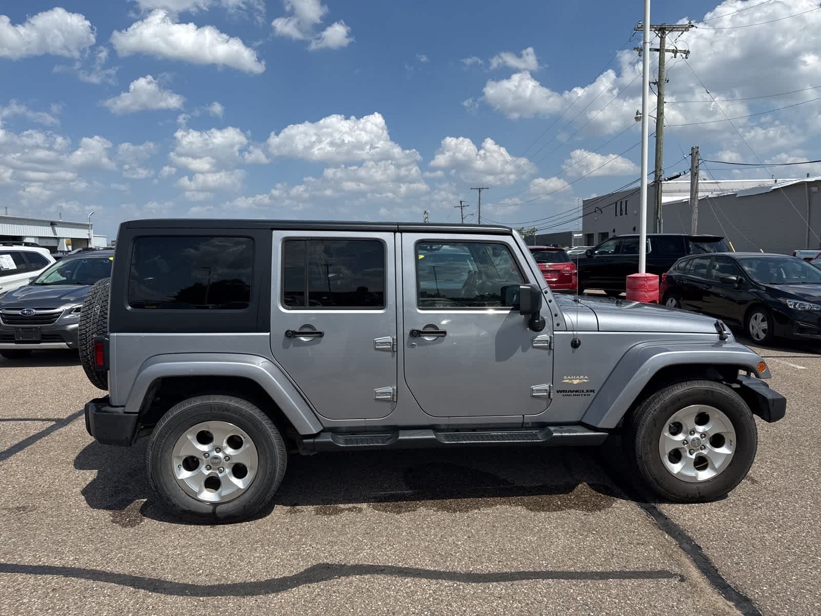 Thumbnail: 2015 Jeep Wrangler - 9