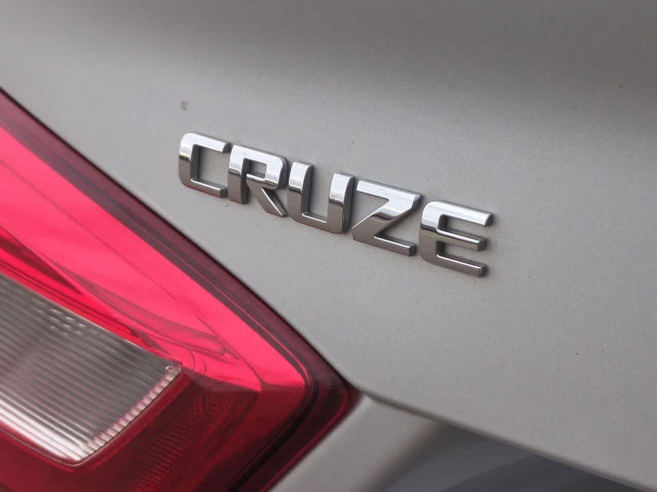 Thumbnail: 2018 Chevrolet Cruze - 12