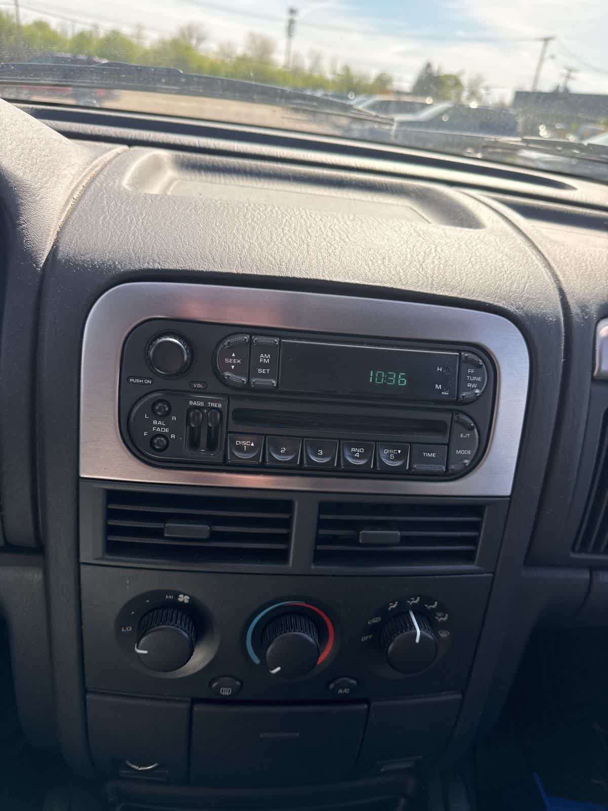 Thumbnail: 2002 Jeep Grand Cherokee - 19